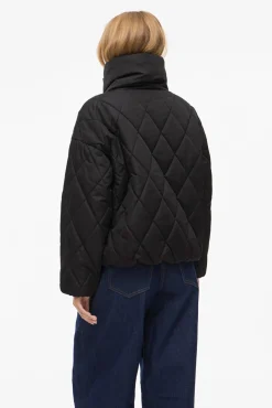 Abrigo acolchado cuello chimenea