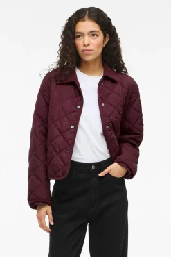 Abrigo acolchado guateado con cuello de pana