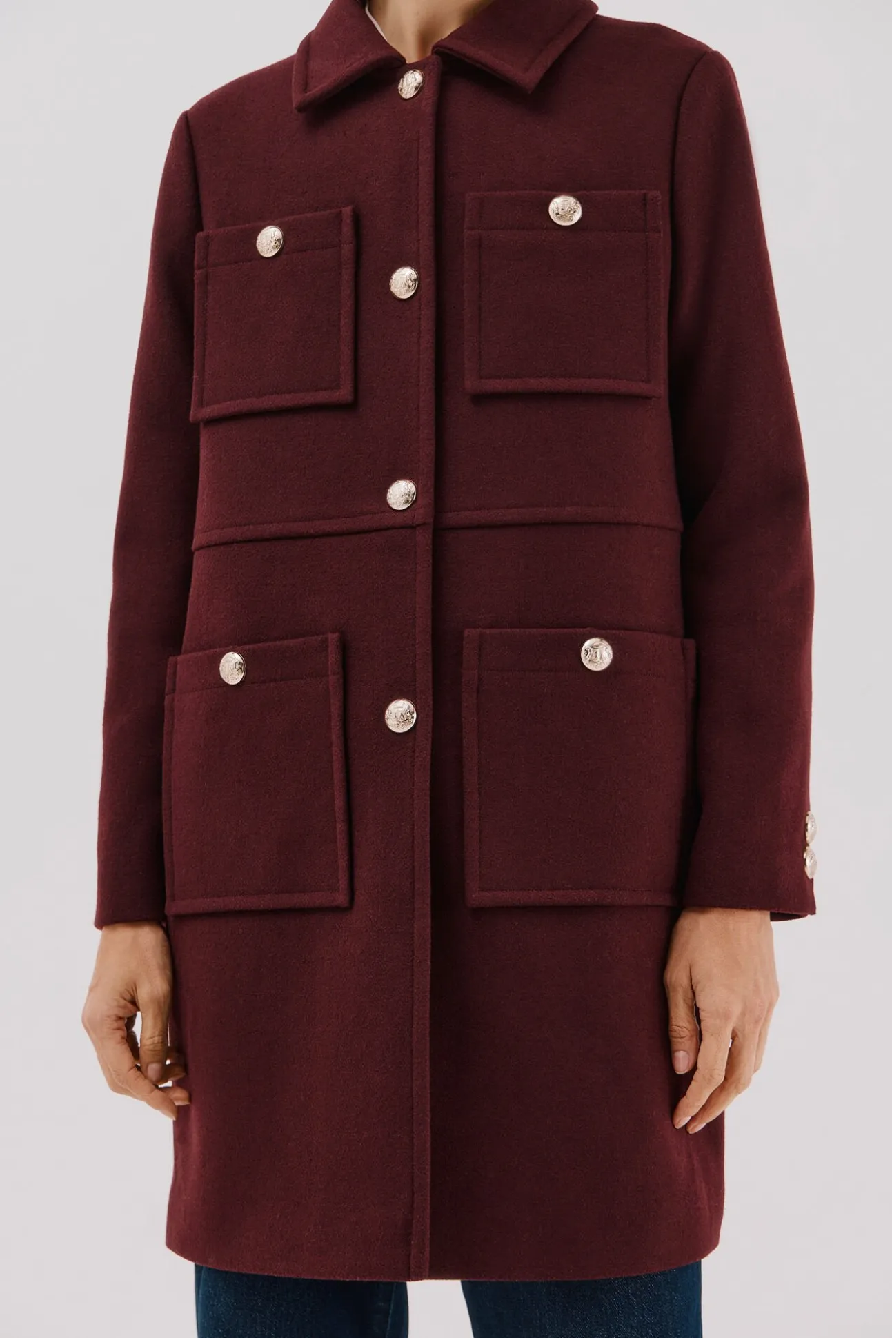 Abrigo botones dorados