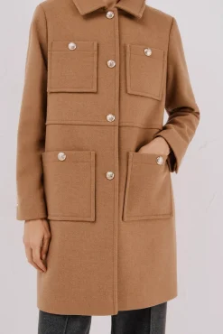 Abrigo botones dorados