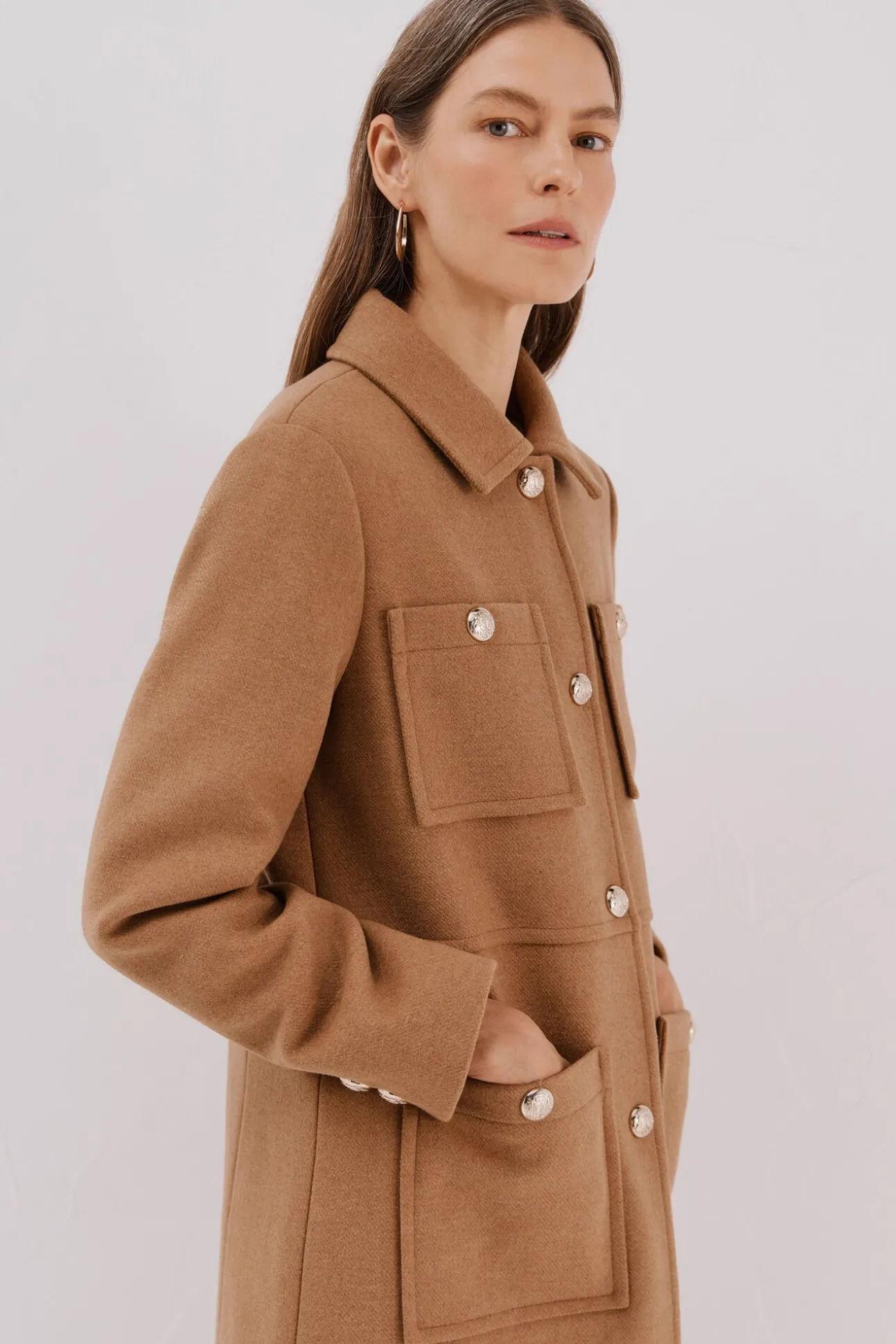 Abrigo botones dorados