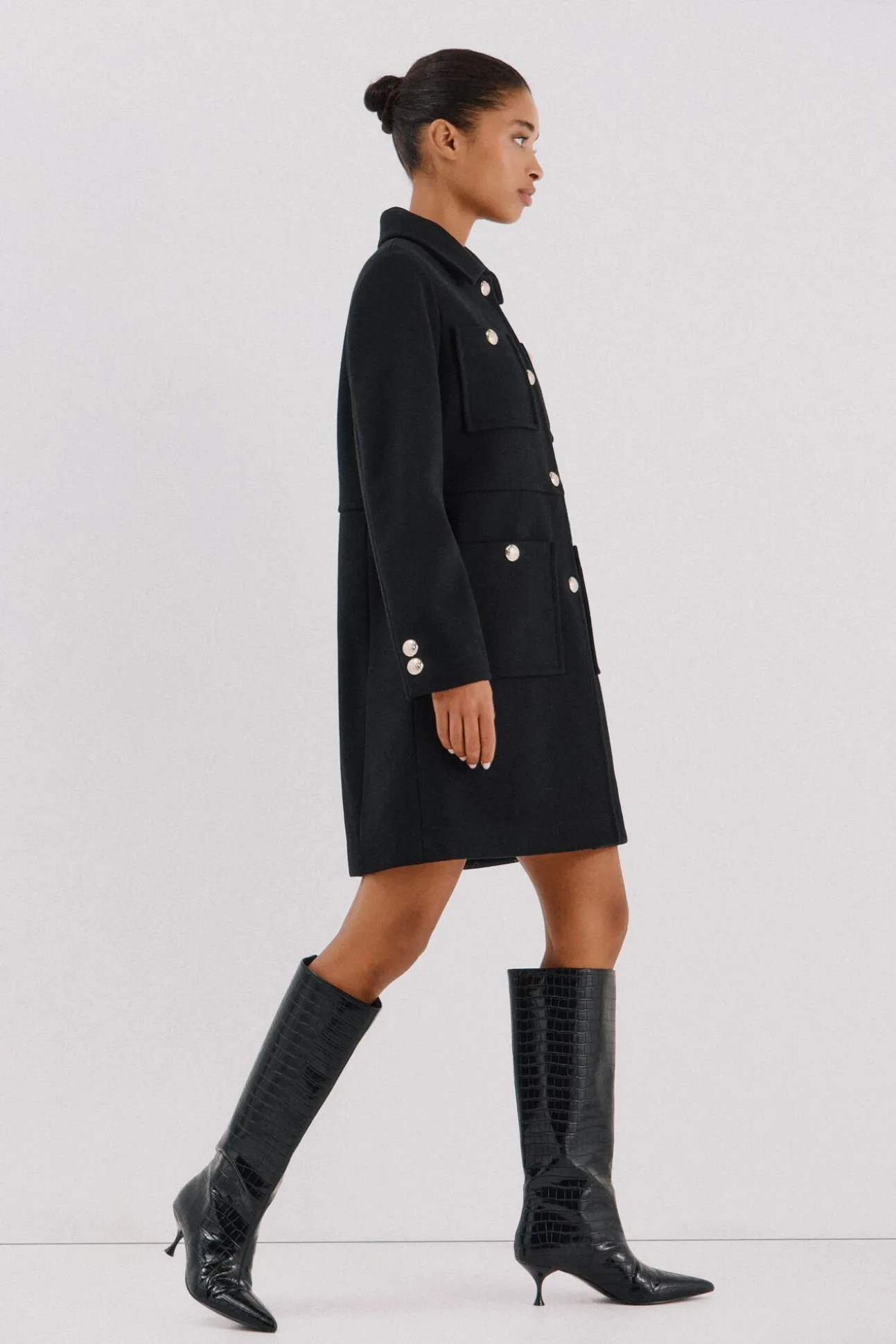 Abrigo botones dorados