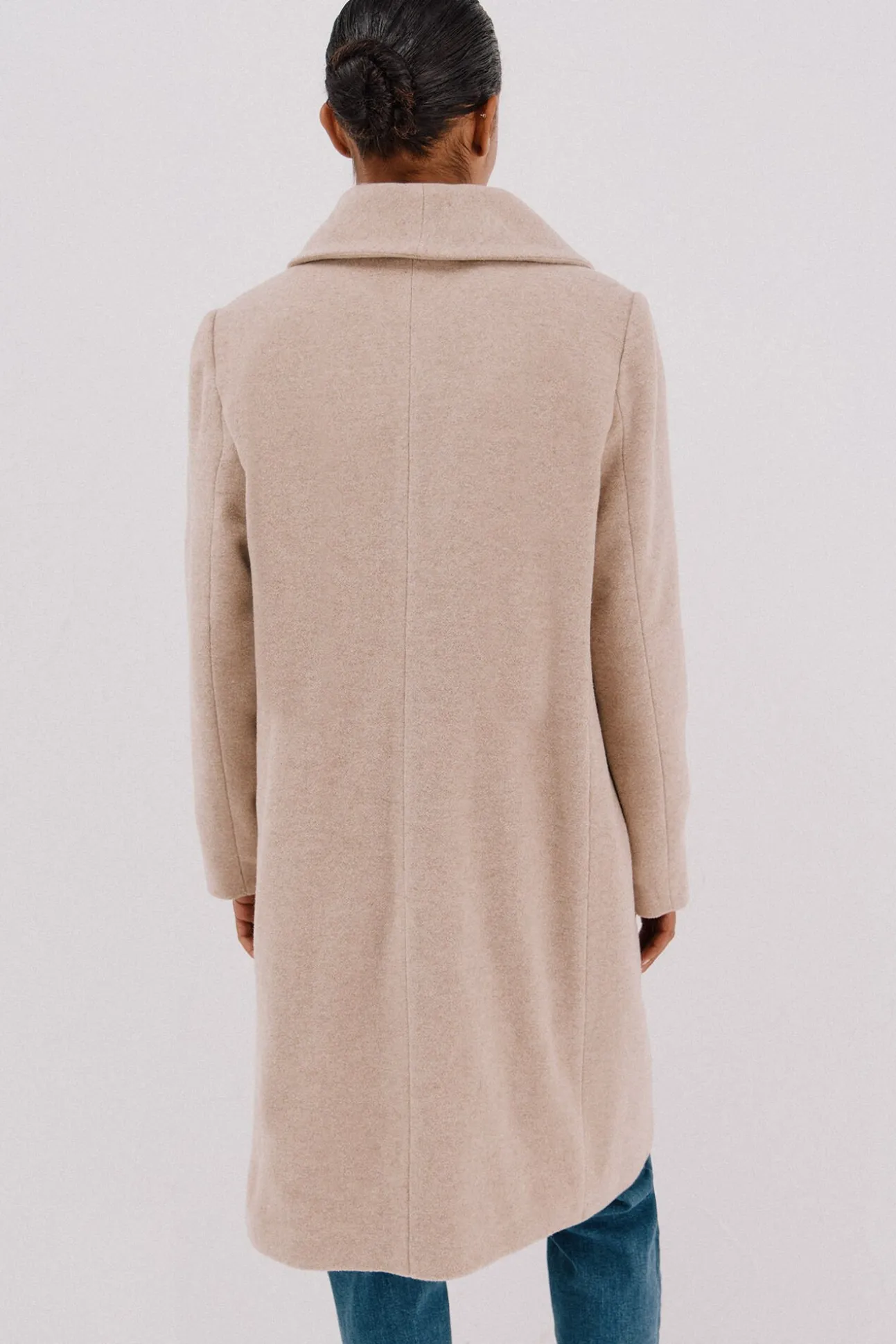 Abrigo con detalle efecto pelo