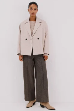 Abrigo corto desestructurada