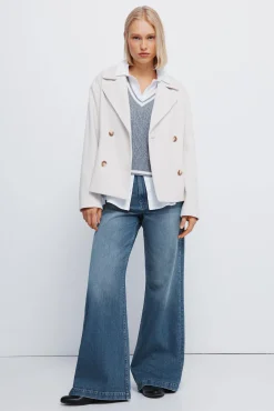 Abrigo corto doble botonadura