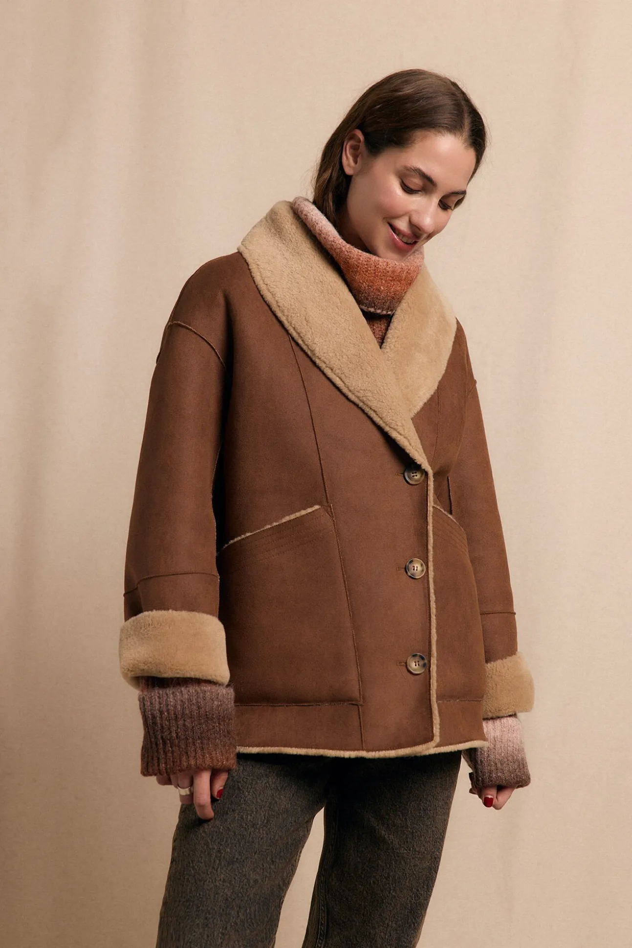 Abrigo corto efecto doble faz