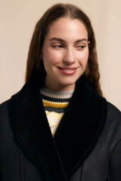 Abrigo corto efecto doble faz