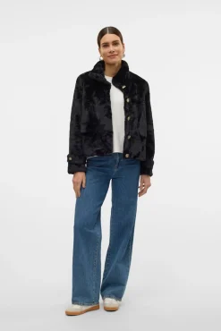 Abrigo corto efecto pelo