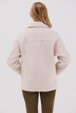 Abrigo corto silueta biker