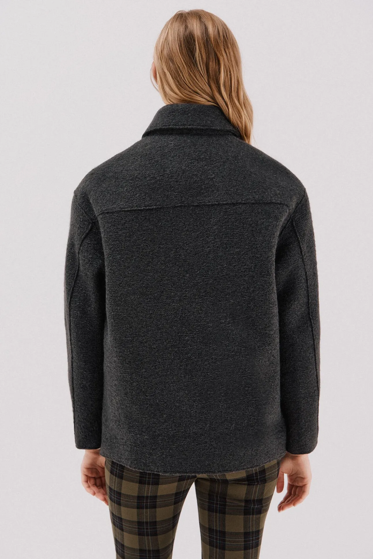 Abrigo corto silueta biker