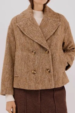 Abrigo corto tejido estructura