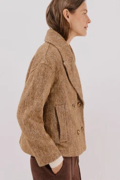 Abrigo corto tejido estructura