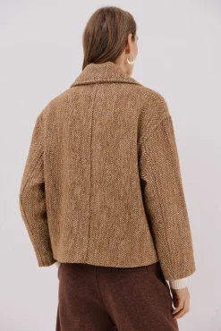 Abrigo corto tejido estructura