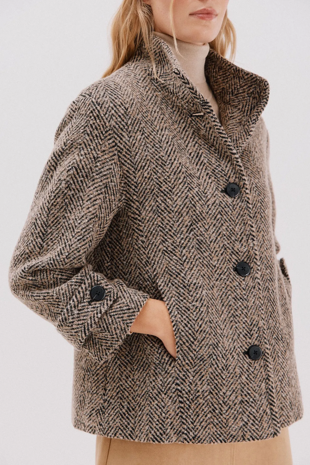 Abrigo corto tejido estructura