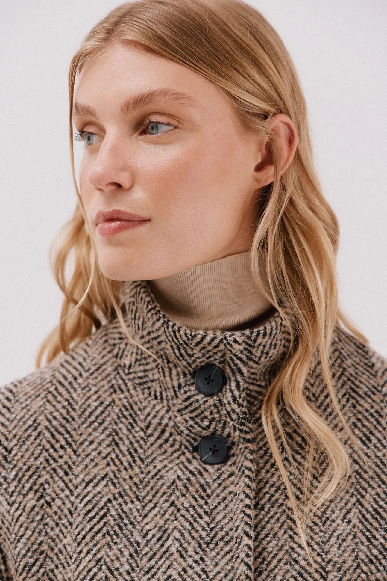 Abrigo corto tejido estructura