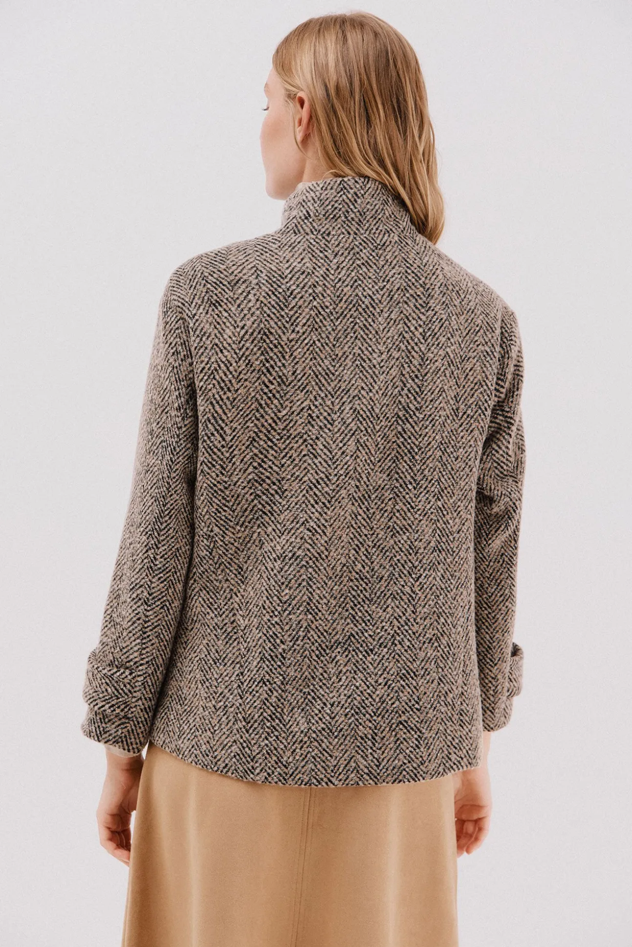 Abrigo corto tejido estructura