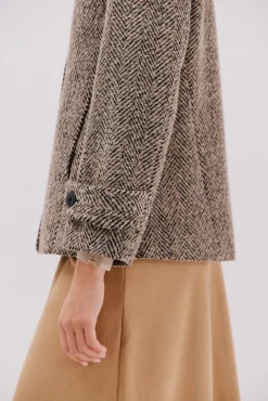 Abrigo corto tejido estructura