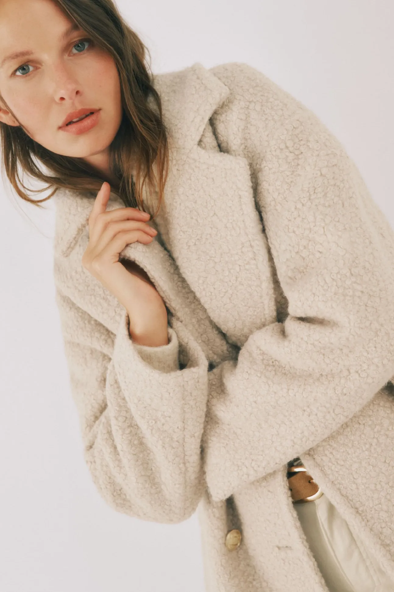 Abrigo corto tejido suave