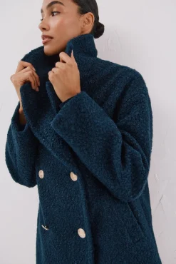 Abrigo corto tejido suave