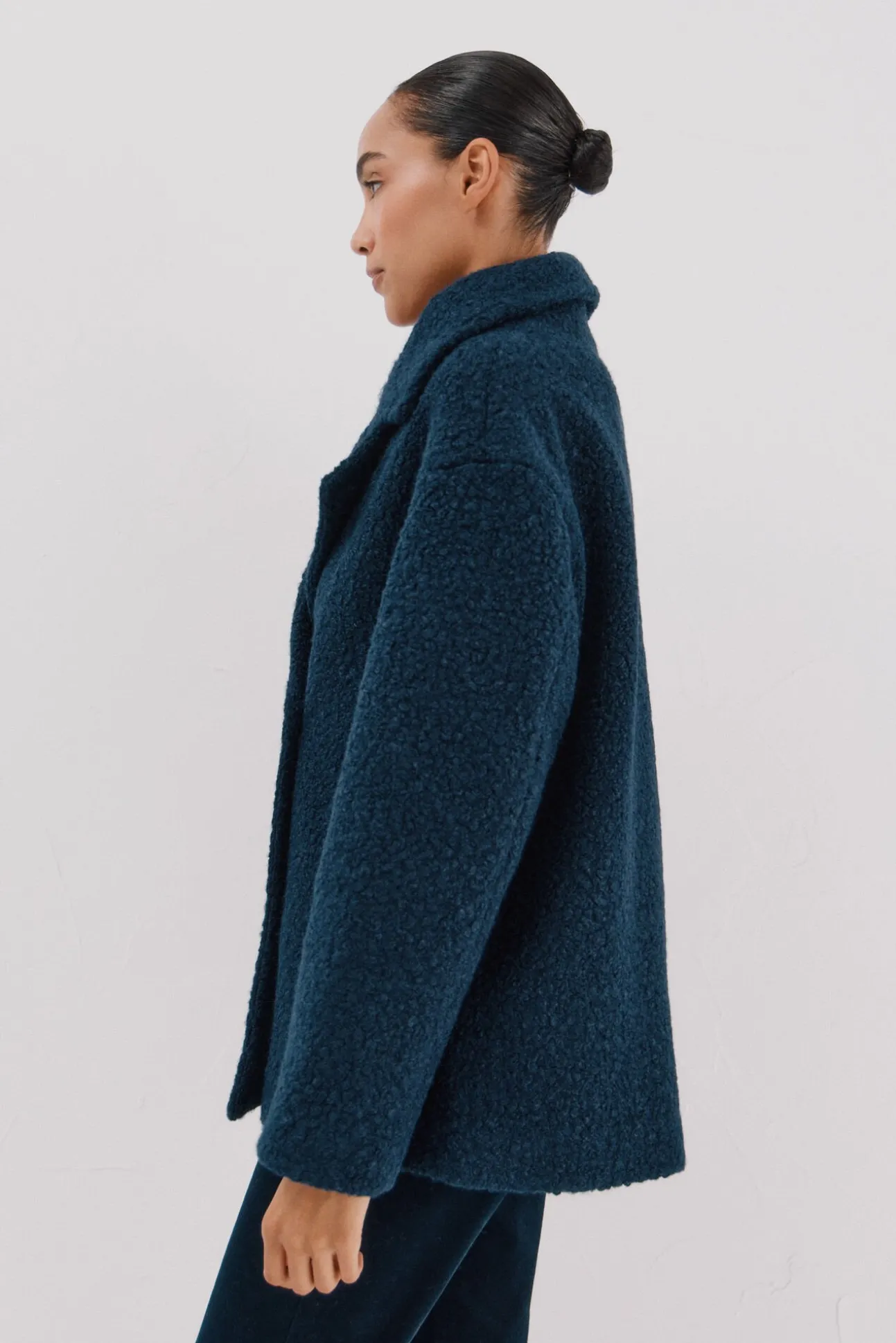 Abrigo corto tejido suave