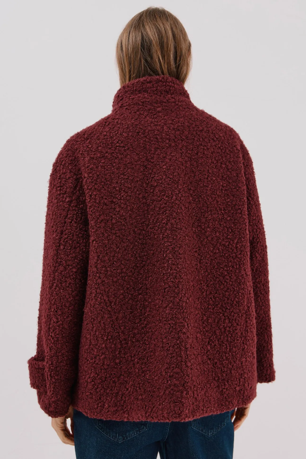 Abrigo corto tejido suave