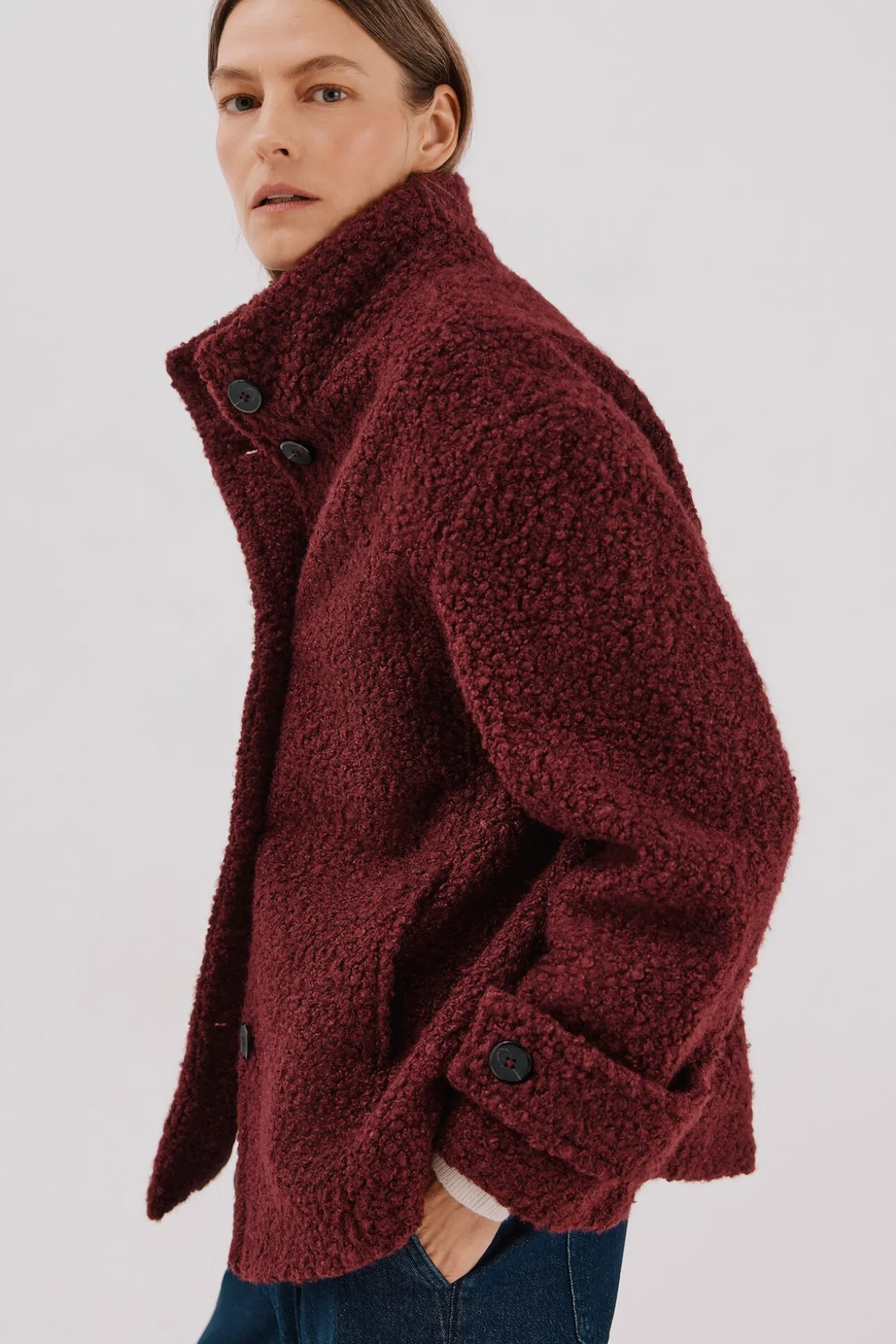 Abrigo corto tejido suave