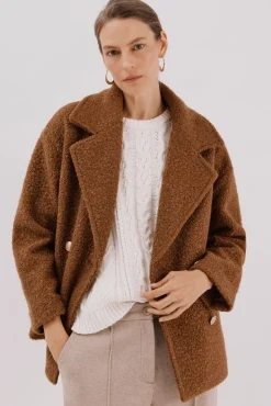 Abrigo corto tejido suave