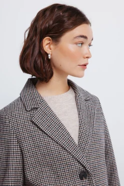 Abrigo cuadros cuello solapa