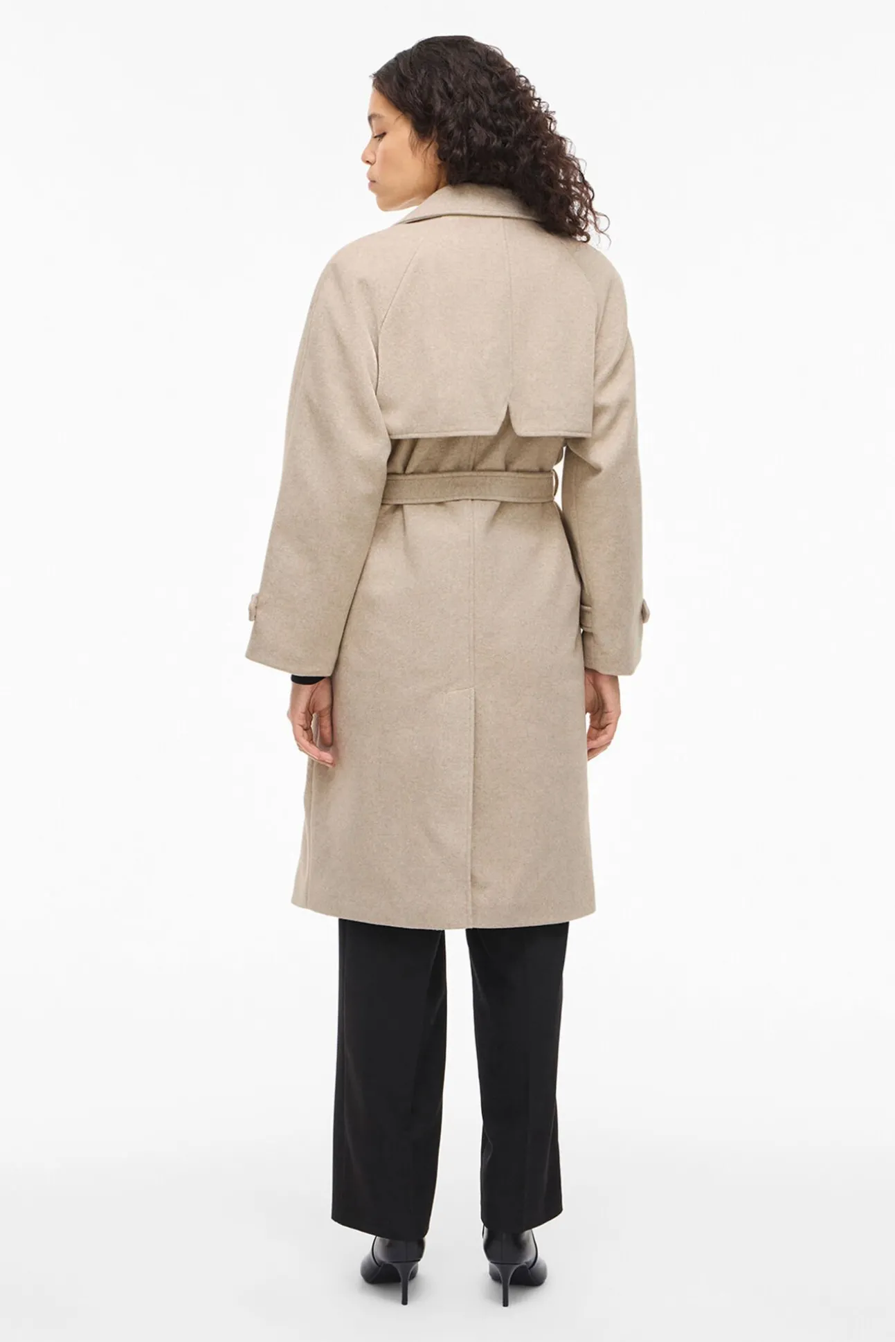 Abrigo de paño largo anudado