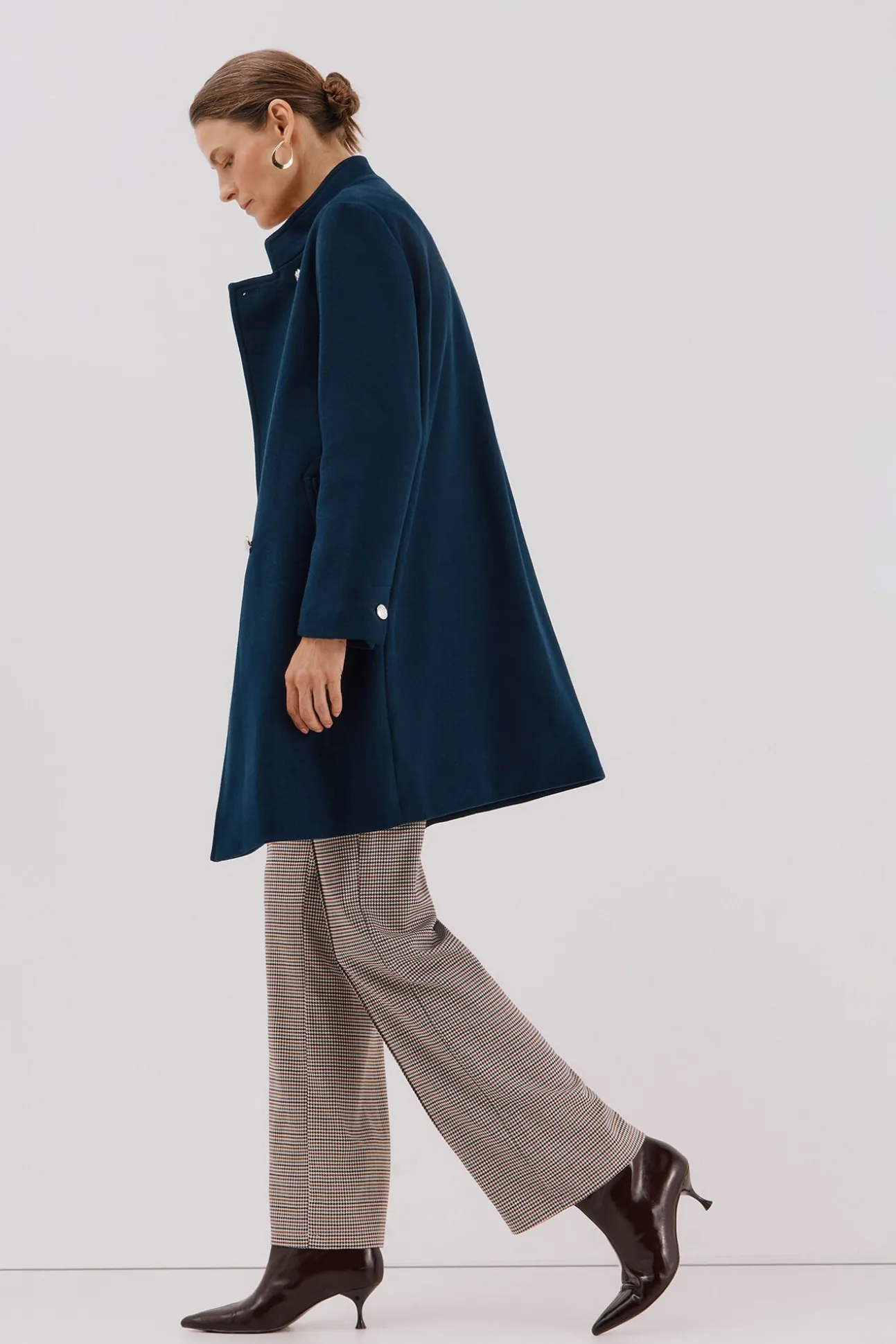 Abrigo doble cruce botón dorado