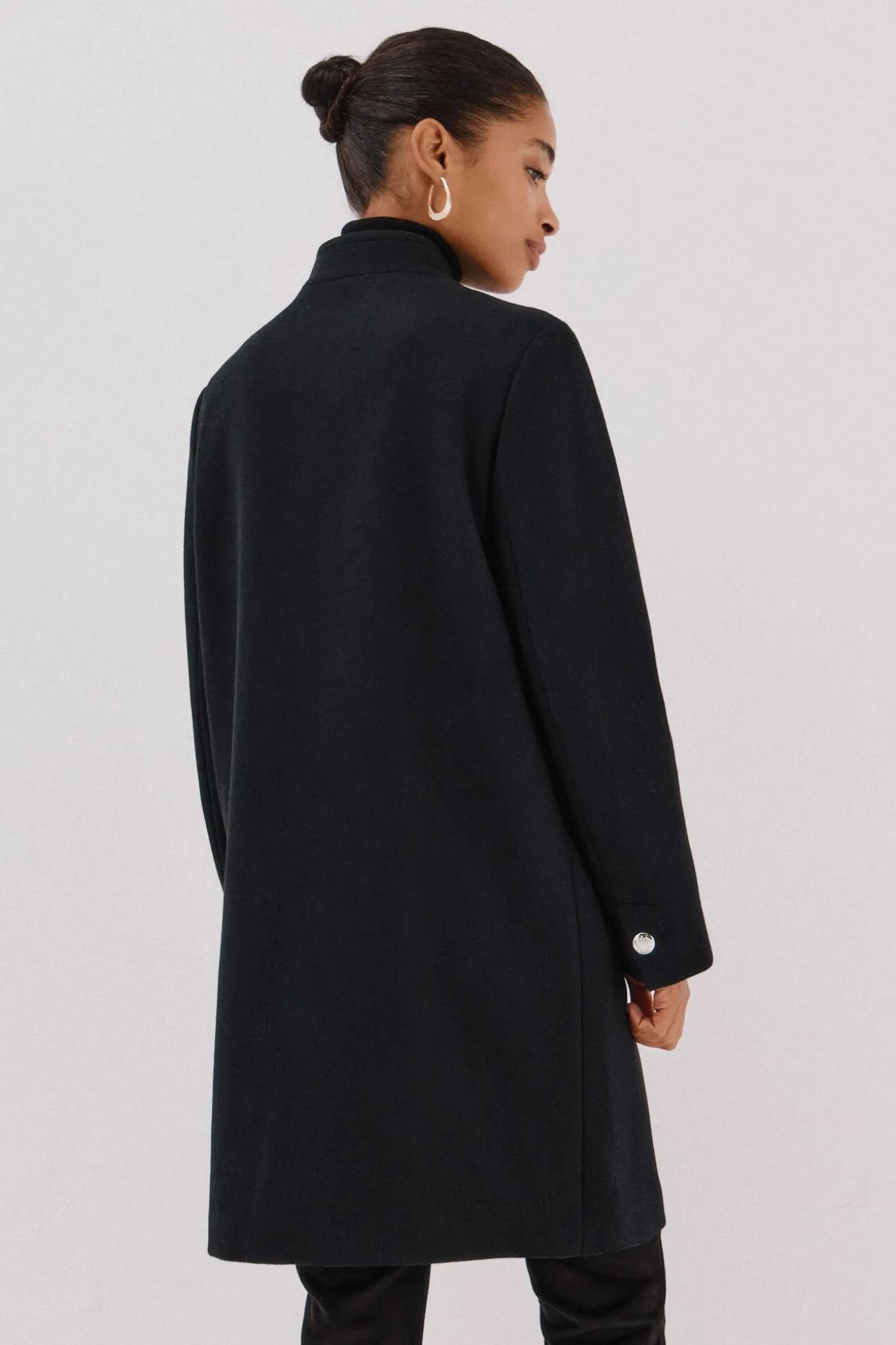 Abrigo doble cruce botón dorado