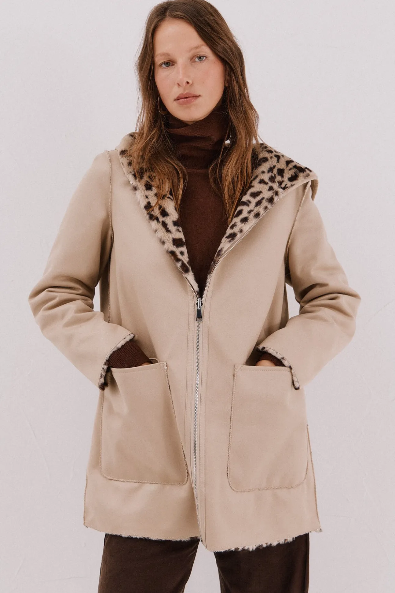 Abrigo efecto doble faz reversible