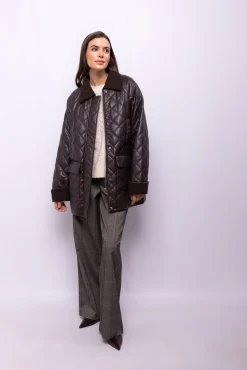 Abrigo efecto piel acolchado