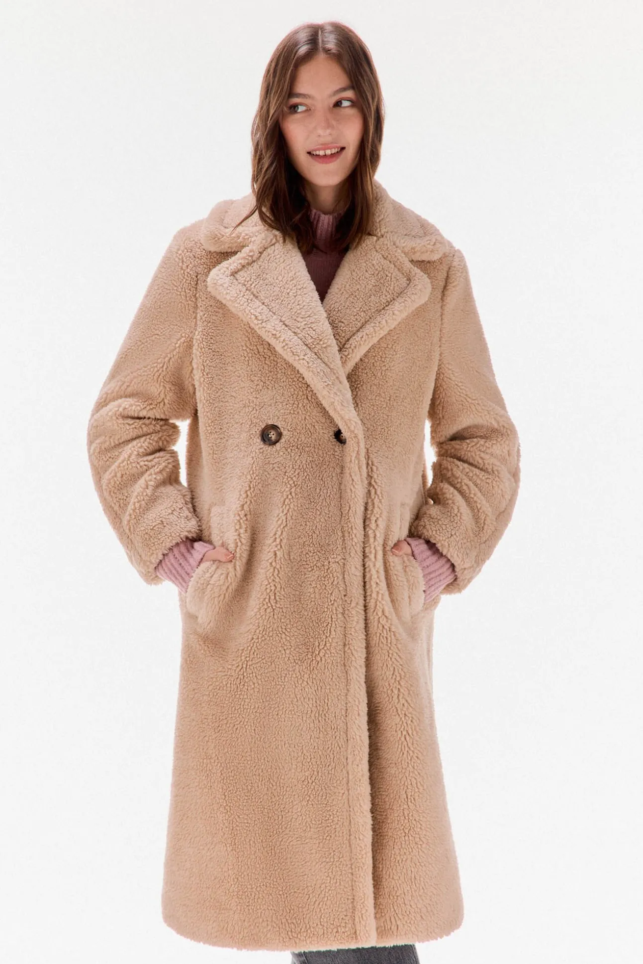 Abrigo efecto teddy