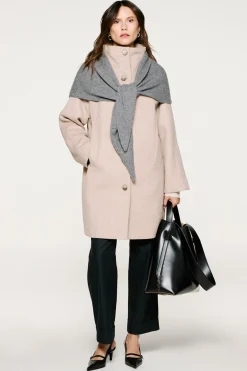 Abrigo lana cuello chimenea.