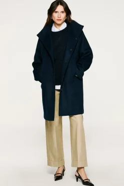 Abrigo lana cuello chimenea.