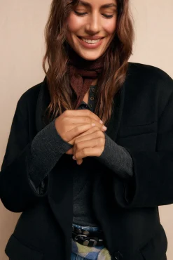 Abrigo largo con cuello esmoquín