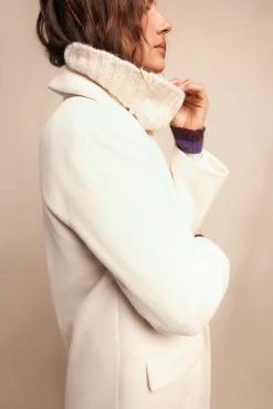 Abrigo largo con cuello esmoquín