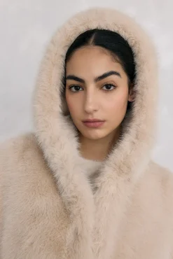 Abrigo largo de efecto pelo