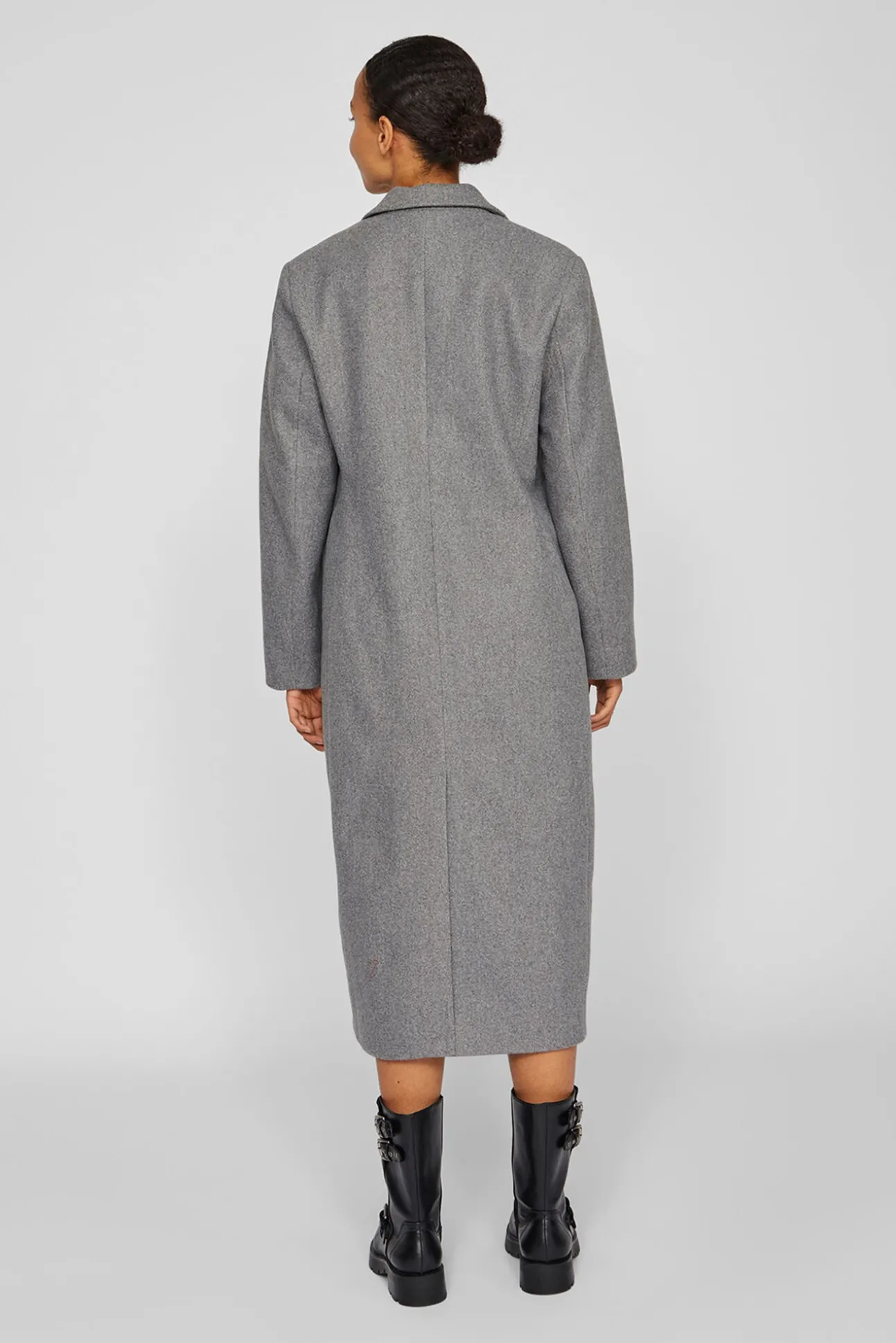 Abrigo largo de paño con solapas