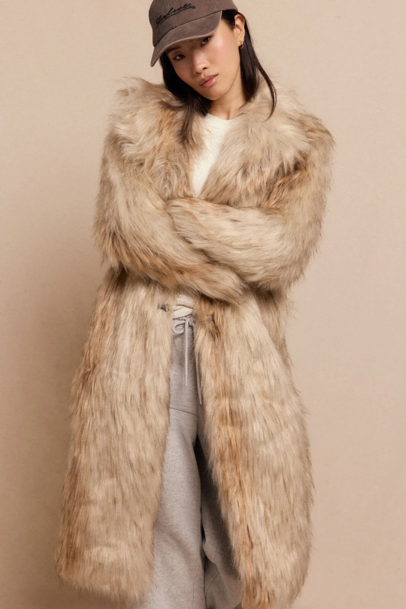 Abrigo largo efecto pelo