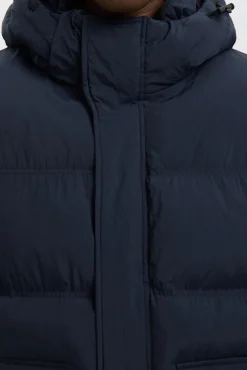 Abrigo plumífero con capucha