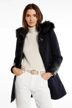 Abrigo recto con cremallera y capucha