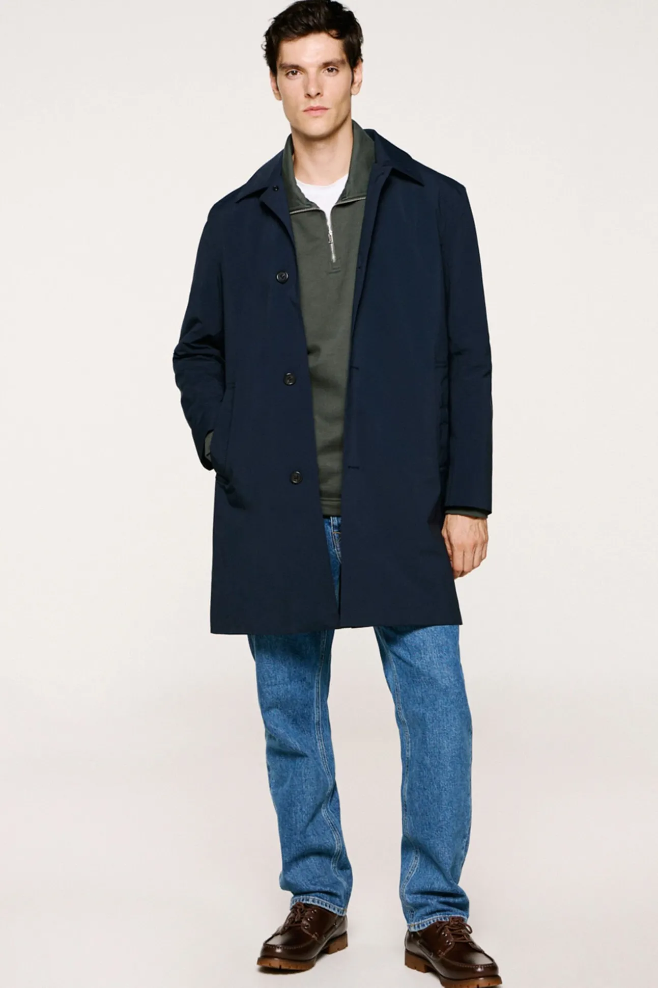 Abrigo técnico resistente al agua con chaleco desmontable