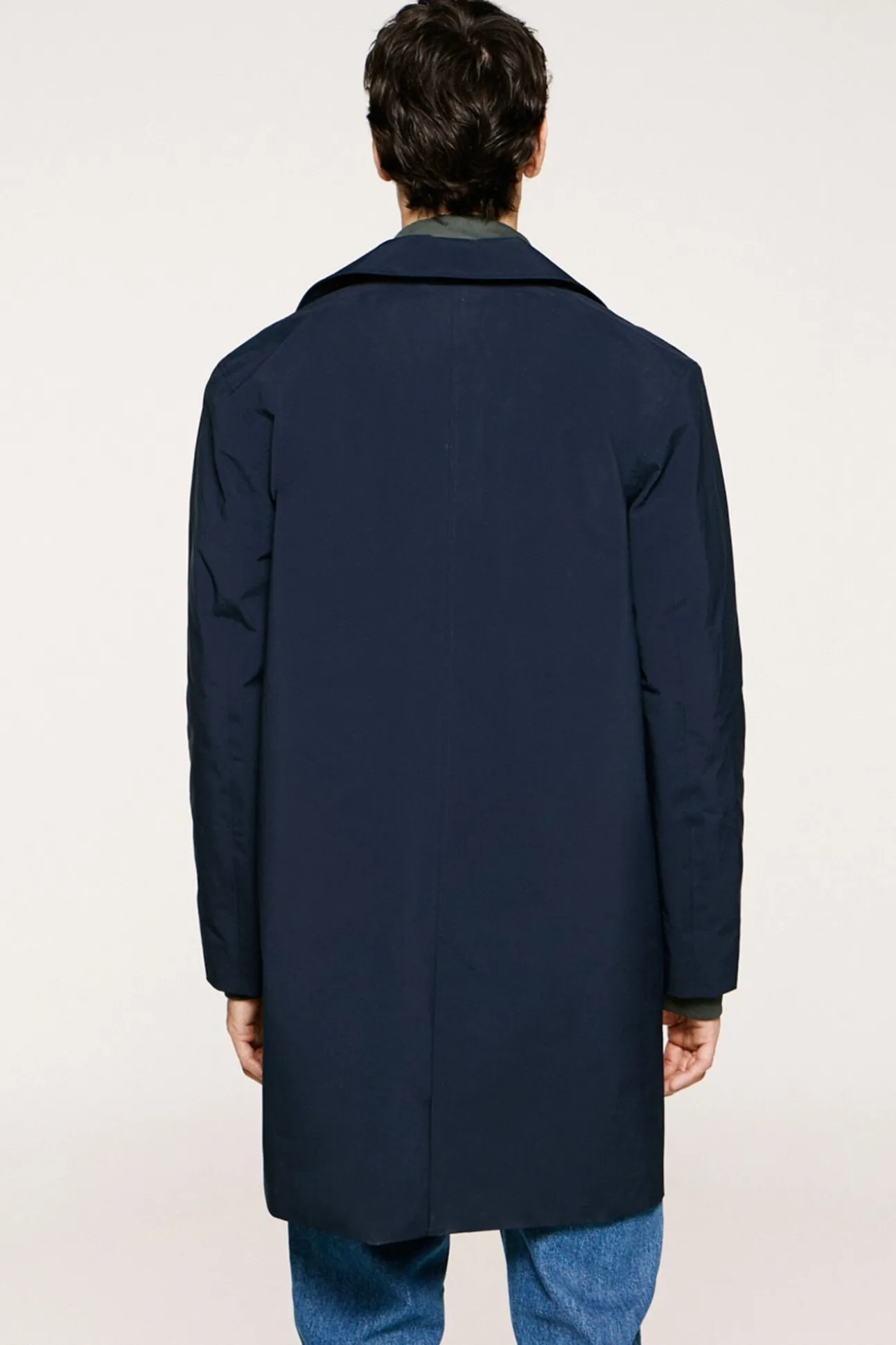 Abrigo técnico resistente al agua con chaleco desmontable