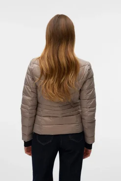 Abrigo ultraligero acolchado