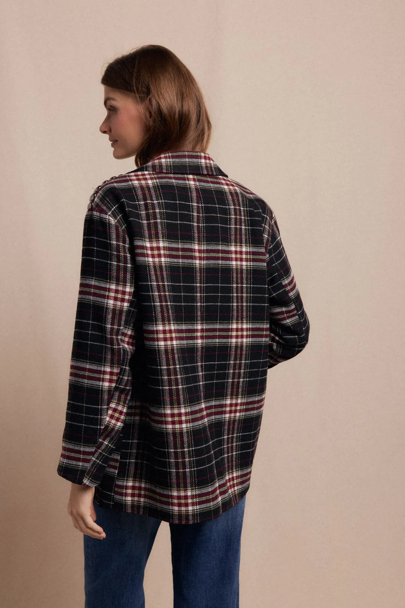 Americana cuadros con tachas