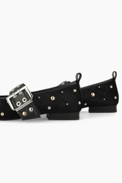 Bailarinas en piel con tachas