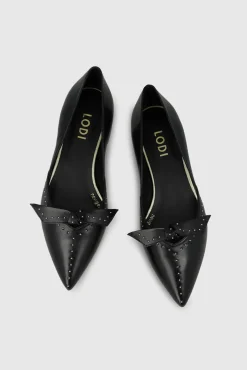 Bailarinas en piel y tachas