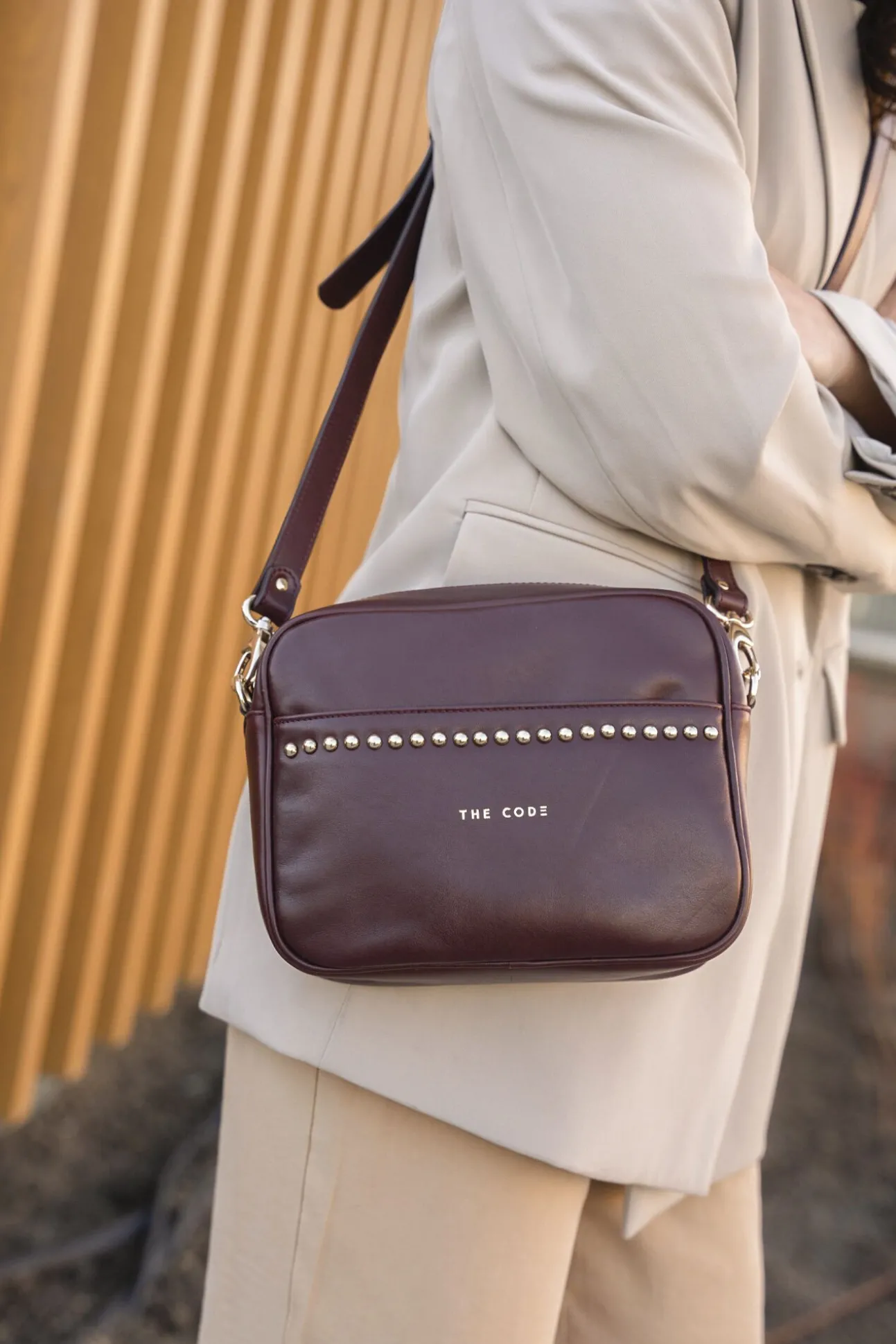 Bandolera Rock piel burdeos